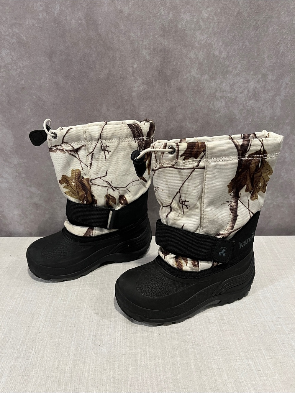 Kamik Kids Black and Cream Snow Boots with Leaf Print size 12 - Picture 3 of 8